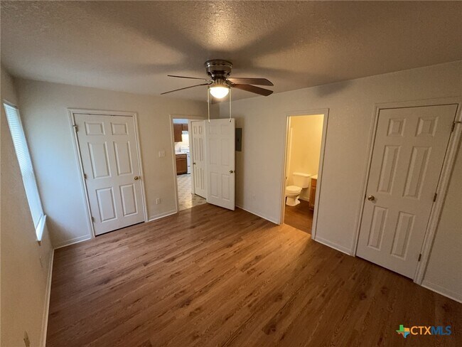 Building Photo - 1407 Dugger Cir