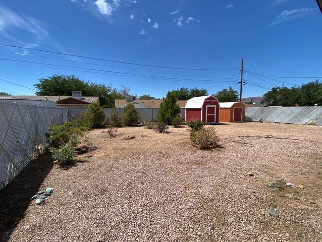 Building Photo - Remodeled 4-Bedroom Home in the Heart of K...