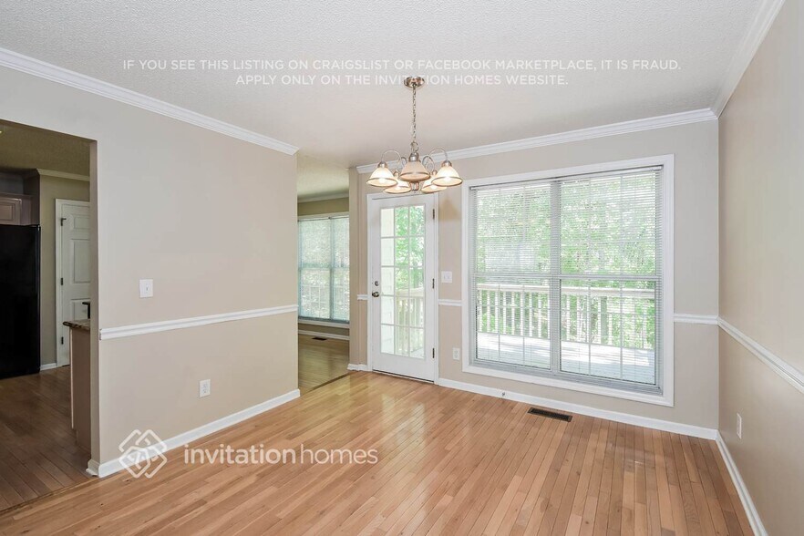 Building Photo - 110 Kenwood Dr