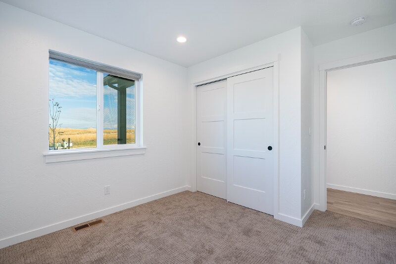 Building Photo - 124 W View Dr