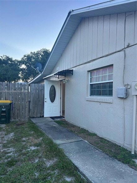 Building Photo - 4617 Navarre Ave