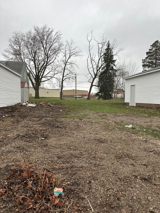 Building Photo - 415 La Porte Rd