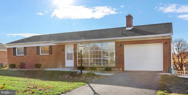 Building Photo - 855 Anthony Ave