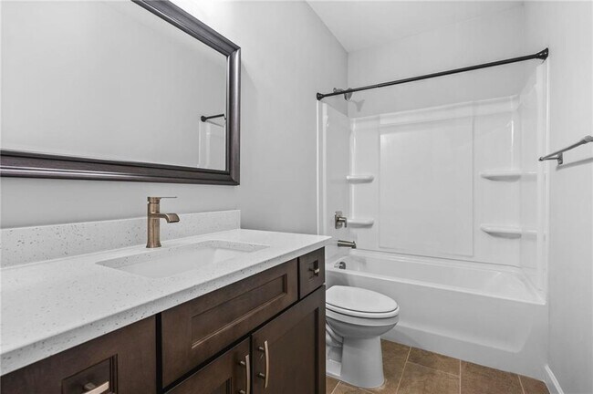 Building Photo - 421 Retreat Ln