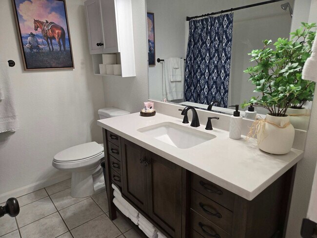 Building Photo - 2207 Parker Ave