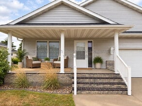Building Photo - 3539 Woodbury Ct S