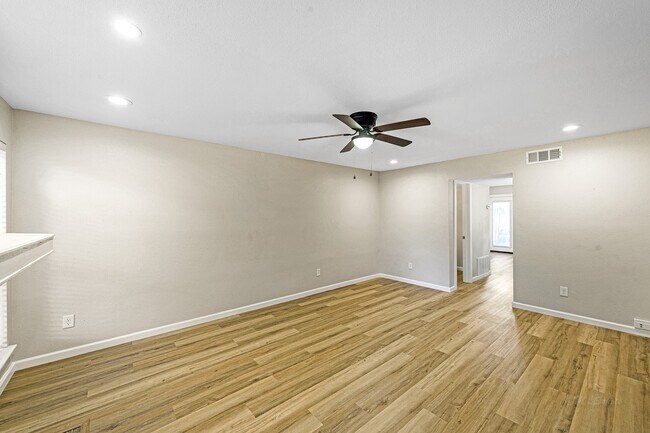 Building Photo - 1500 Sandy Springs Rd