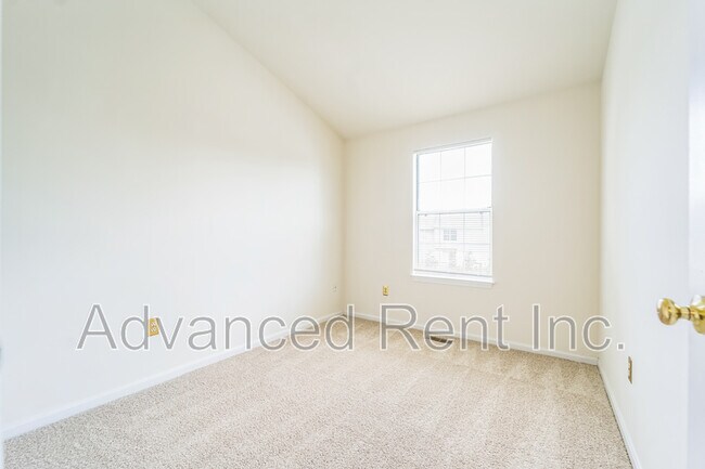 Building Photo - 8942 Quail Run Dr