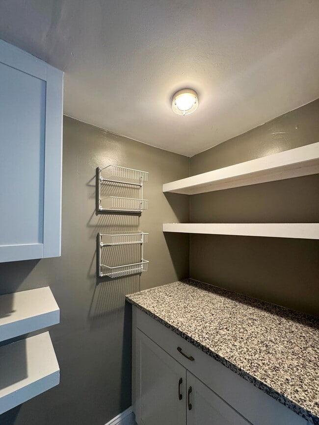 Building Photo - Charming 3 Bed 2 Bath Fayetteville Home