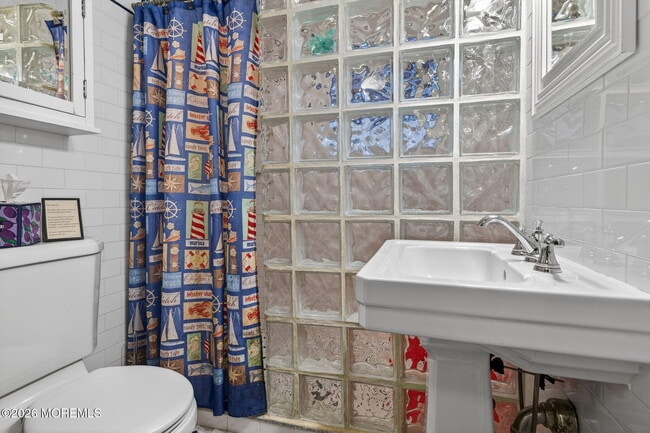 Building Photo - 81 Broadway