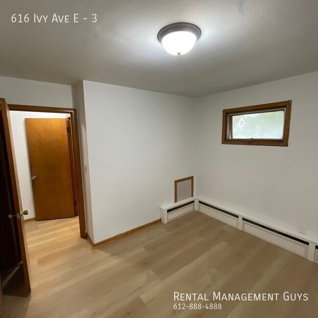 Building Photo - 616 Ivy Ave E