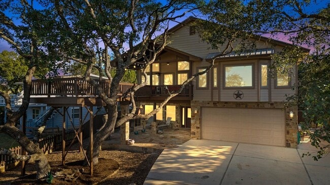 Building Photo - 785 Lake Forest