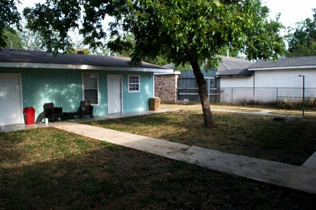 Building Photo - 2623 Irwin Dr