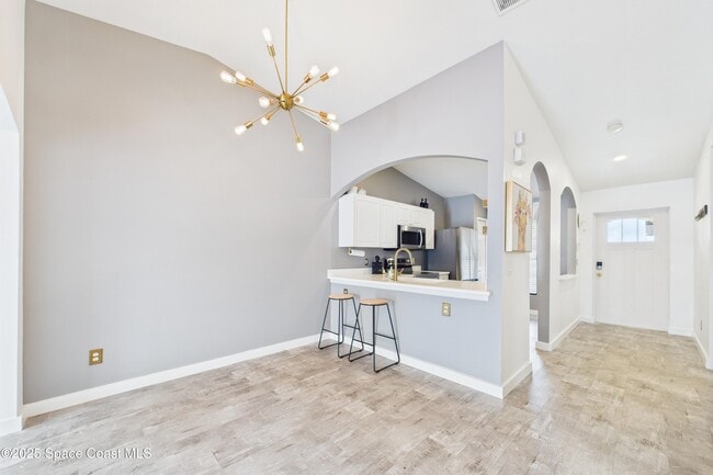 Building Photo - 1010 Luminary Cir