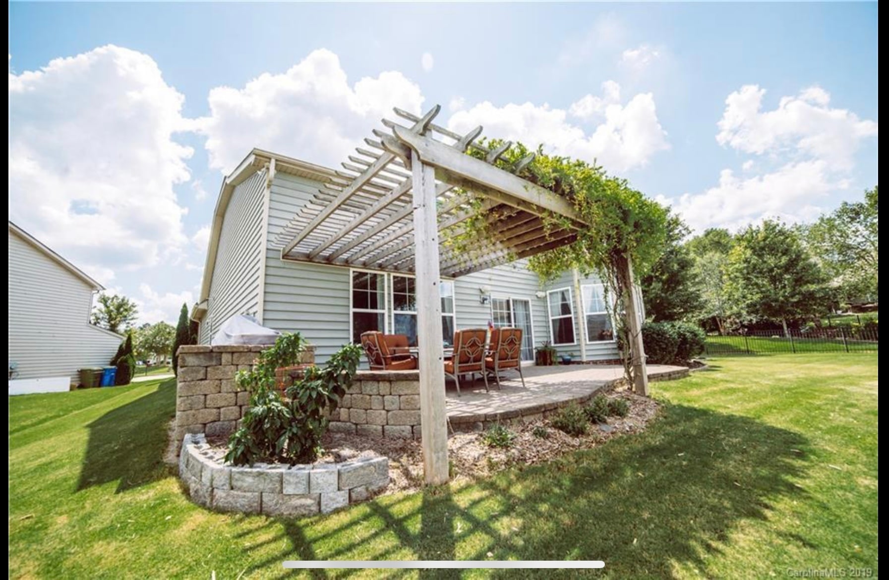 Backyard Pergola/Patio - 313 Thornhill St