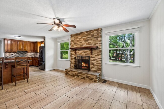 Building Photo - Pet Friendly Four Bedroom with Basement!