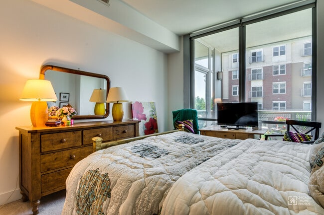 Building Photo - 525 Kedzie St