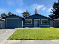 Building Photo - ARCATA! FULLY REMODELED 3 bedroom / 1.5 ba...