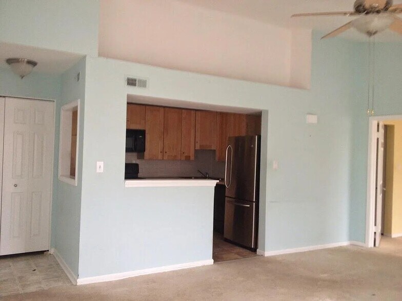 Building Photo - 18020 Beacon Hill Dr