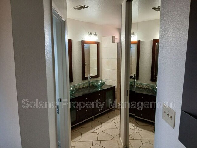 Building Photo - 318 Ridgecrest Cir