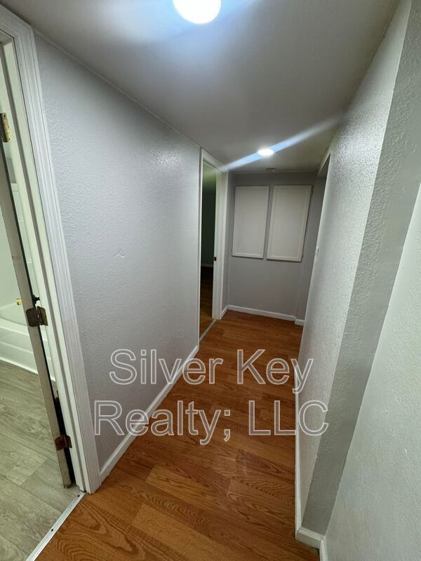 Building Photo - 1615 Co Rd 658