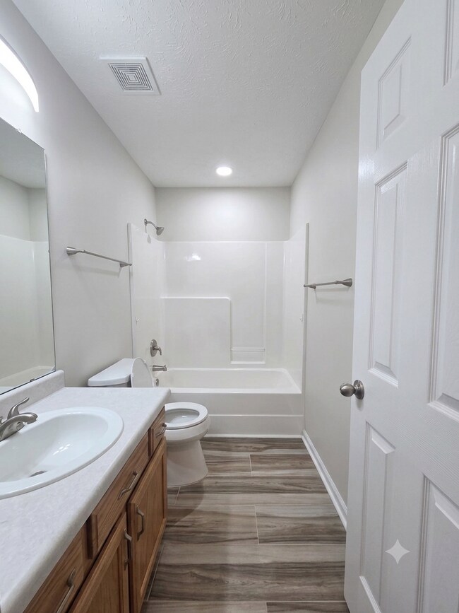 Building Photo - 228 Solomon Dr