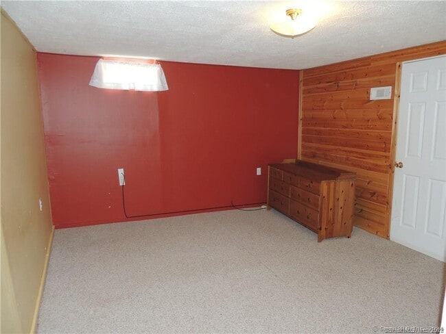 Building Photo - 13 Garland Dr