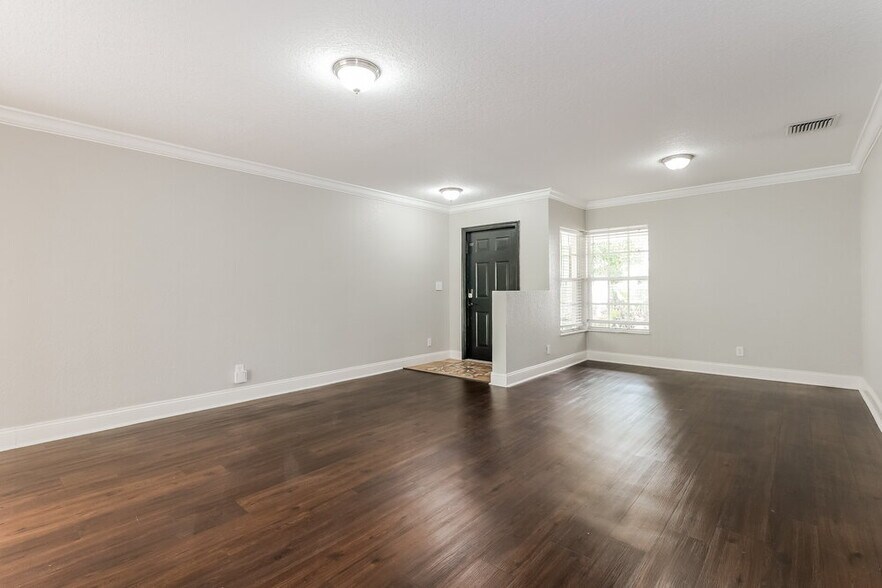 Building Photo - 11961 Donlin Dr