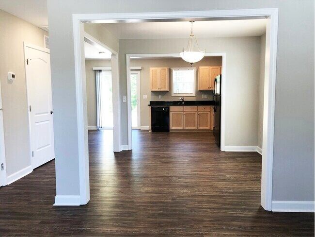 Building Photo - Walter Townhomes