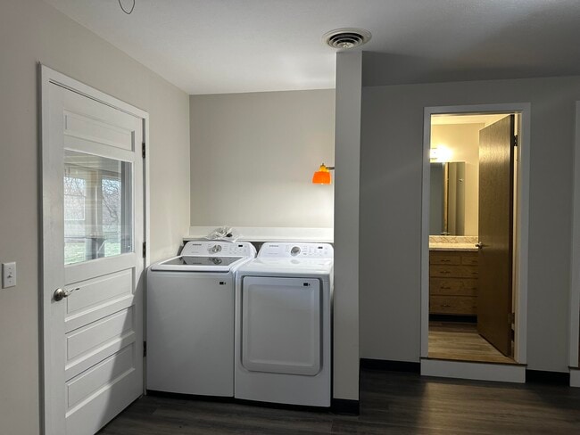 Building Photo - 260 John The Diver Trail