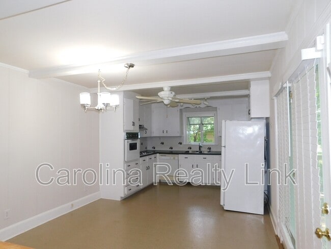 Building Photo - 6300 Candlewood Dr