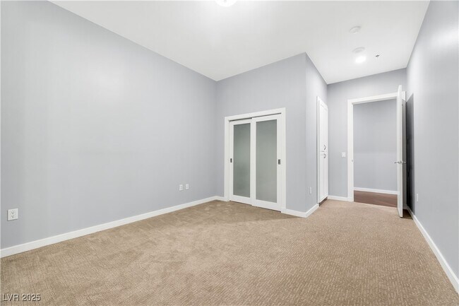 Building Photo - 4575 Dean Martin Dr