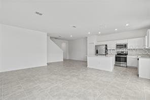 Building Photo - 323 Nine Iron Dr