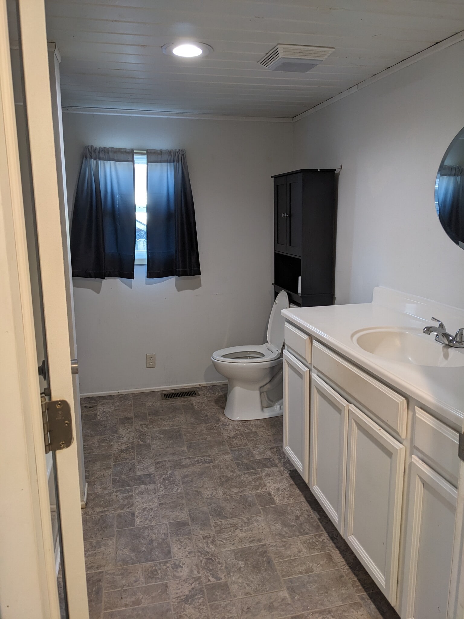 Building Photo - 102 Catherine St