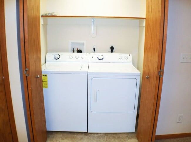 Building Photo - $1,325 | 2 Bedroom, 2 Bathroom Condo | Pet Negotiable | Available for August 1st, 2026 Move In!