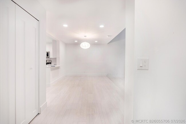 Building Photo - 7860 Stanway Pl