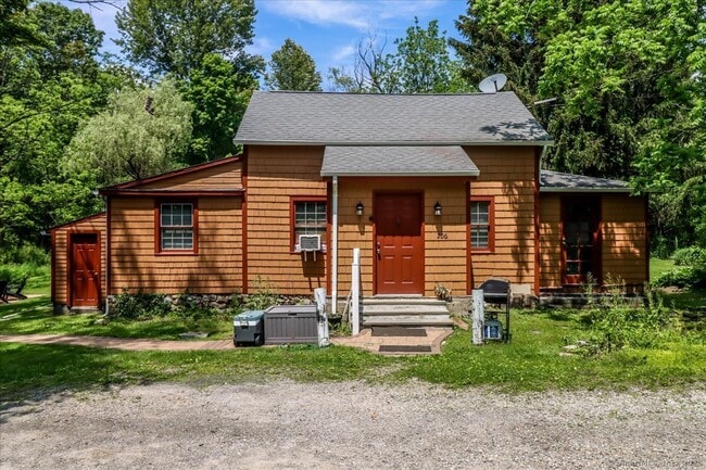Building Photo - 206 Litchfield Turnpike