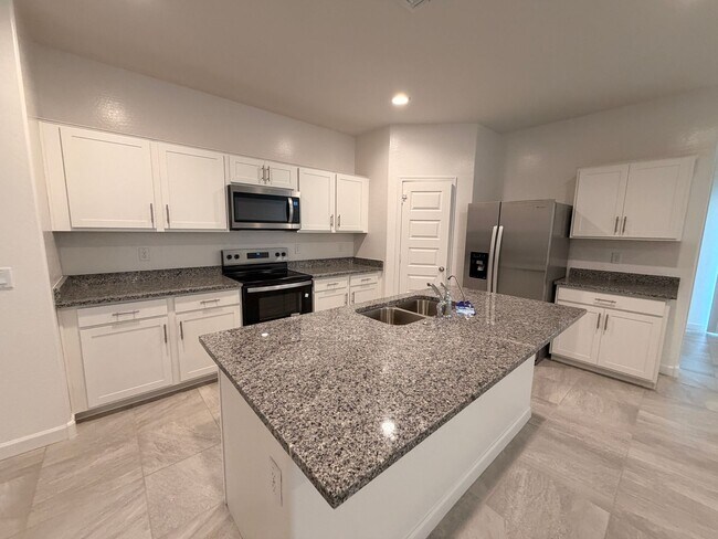 Building Photo - 1481 N Fenway Dr