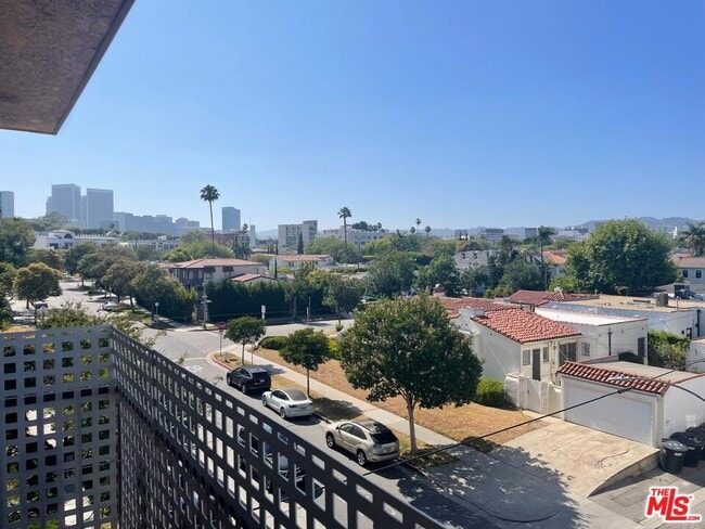 Building Photo - 1101 Rexford Dr