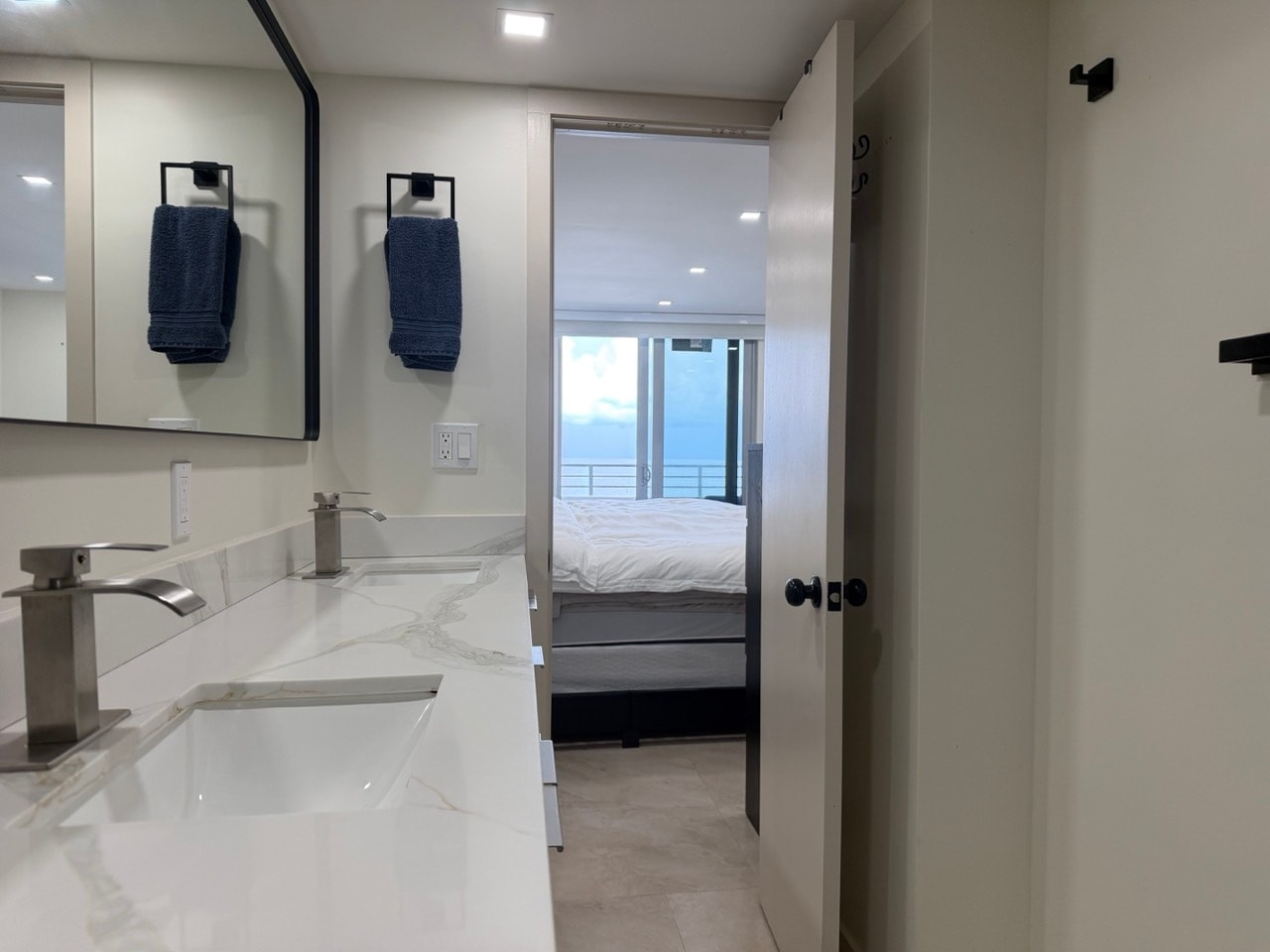 Hallway - View to Bedroom - 5555 Collins Ave
