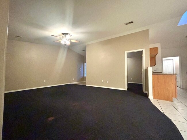 Building Photo - 85 Hartel Pl