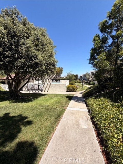 Building Photo - 77 Cottonwood Cir
