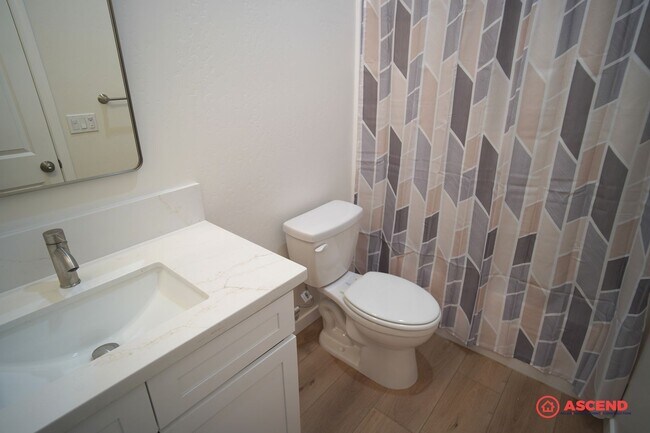 Building Photo - Brand New Home In Tehachapi!