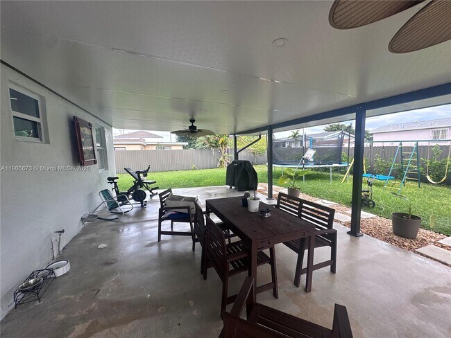 Building Photo - 22045 SW 114th Ave