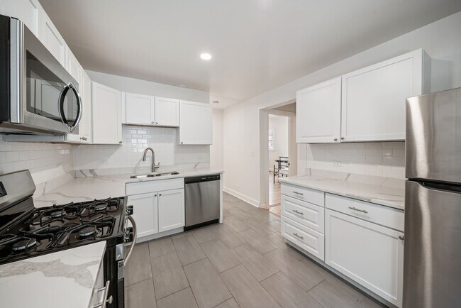 Building Photo - 1118 Garnett Pl