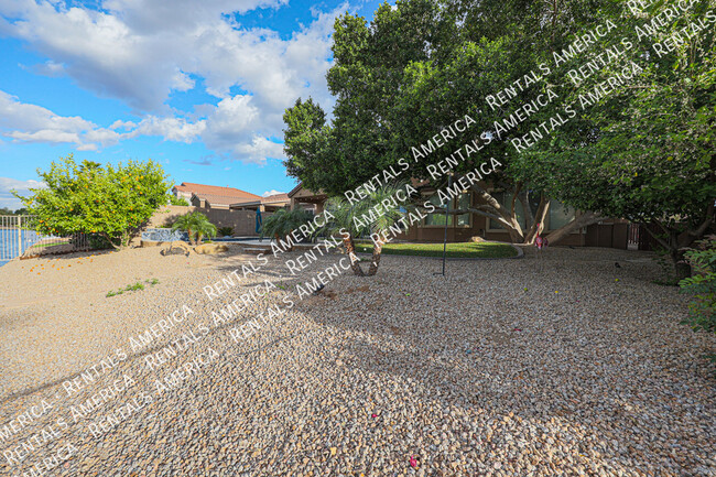Building Photo - 6806 W Skylark Dr