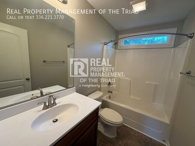Building Photo - 2234 Nettlebrook Dr