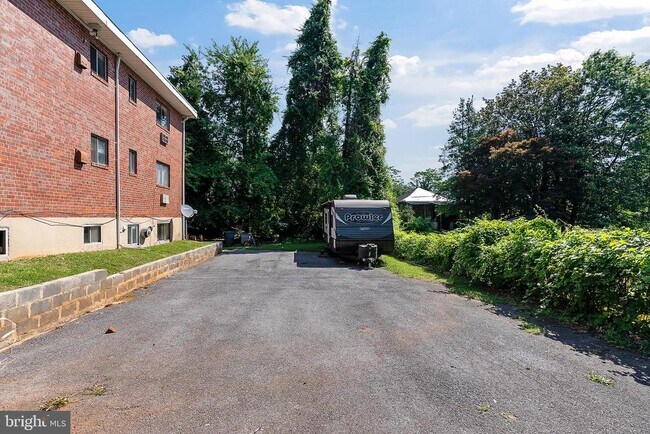 Building Photo - 6511 Brighton Ave