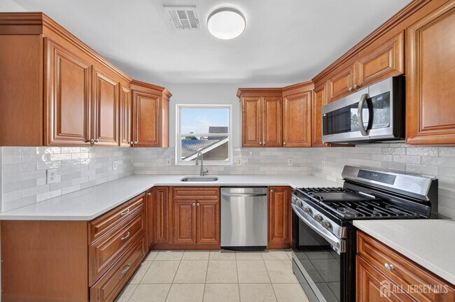 Building Photo - 138 Pershing Ave