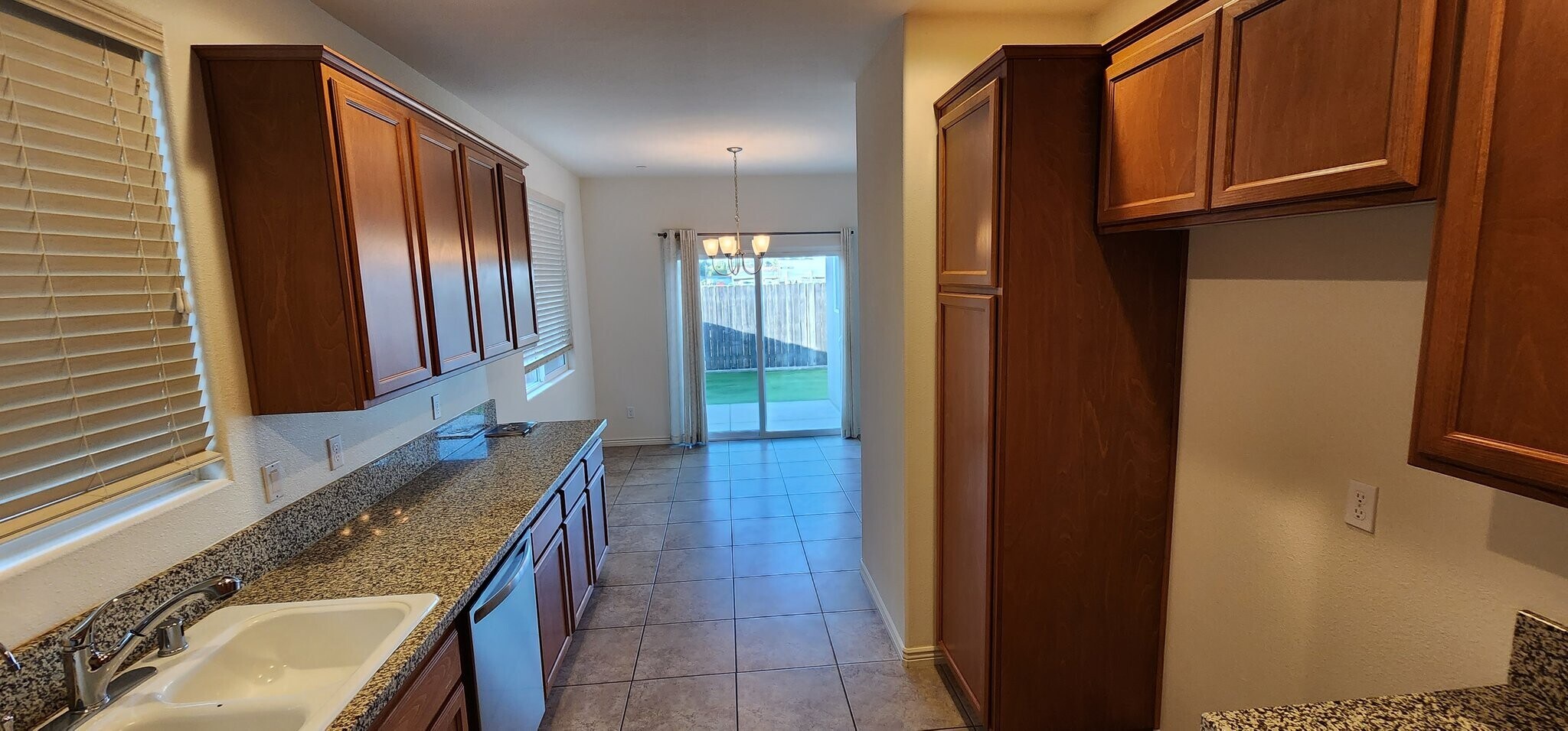 Building Photo - 162 Sweetwater Ln